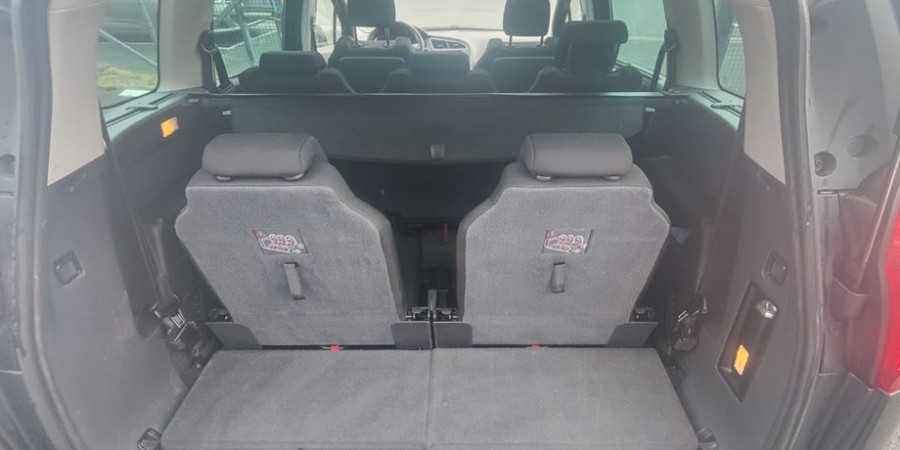 Peugeot 5008 1.6 HDI 112 CV / PREMIUM