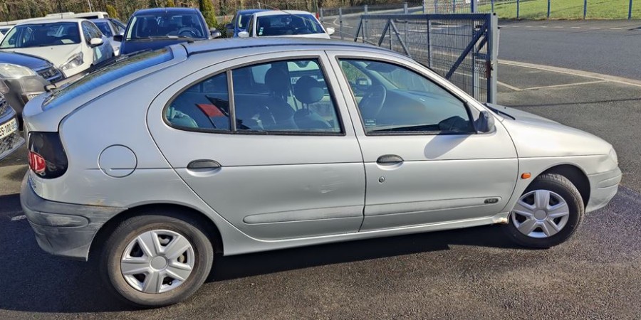 Renault Mégane 1.4 L 75 CV / CONFORT