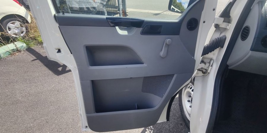 Volkswagen Transporter TRANSPORTEUR T5 CARAVELLE 9PL 2.5 TDI 130 CV / LONG PEU OPTI