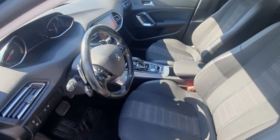 Peugeot 308 II PHASE 2 1.5 BLUE-HDI 130 EAT8 / ALLURE