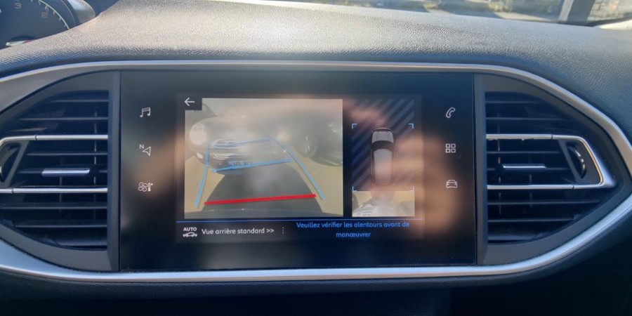 Peugeot 308 II PHASE 2 1.5 BLUE-HDI 130 EAT8 / ALLURE