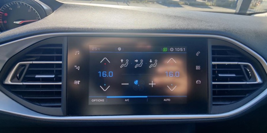 Peugeot 308 II PHASE 2 1.5 BLUE-HDI 130 EAT8 / ALLURE