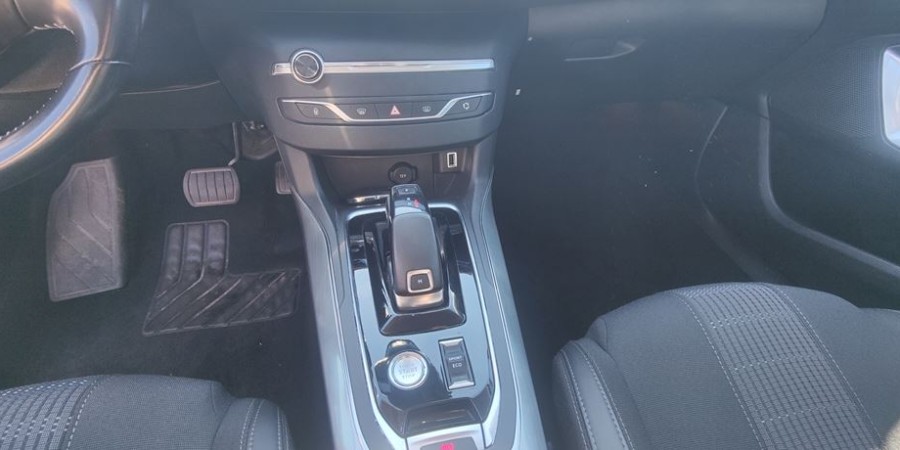 Peugeot 308 II PHASE 2 1.5 BLUE-HDI 130 EAT8 / ALLURE