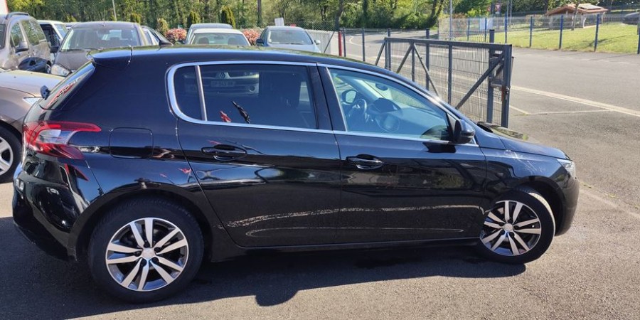 Peugeot 308 II PHASE 2 1.5 BLUE-HDI 130 EAT8 / ALLURE