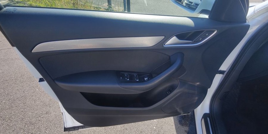 Audi Q3 2.0 TDI 150 / BUISNESS