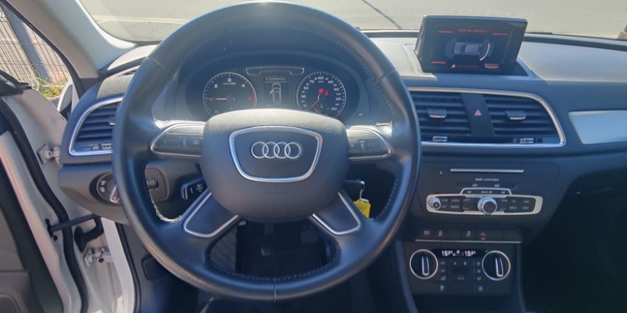Audi Q3 2.0 TDI 150 / BUISNESS
