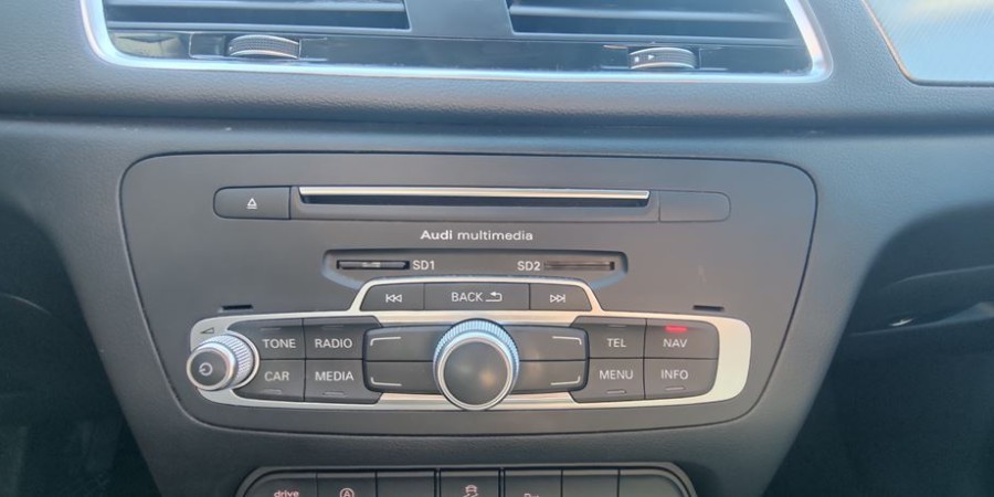 Audi Q3 2.0 TDI 150 / BUISNESS