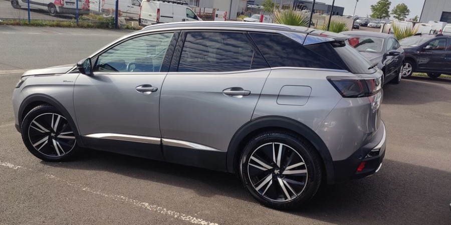 Peugeot 3008 II HYBRID4 300 E-EAT8 / GT PACK