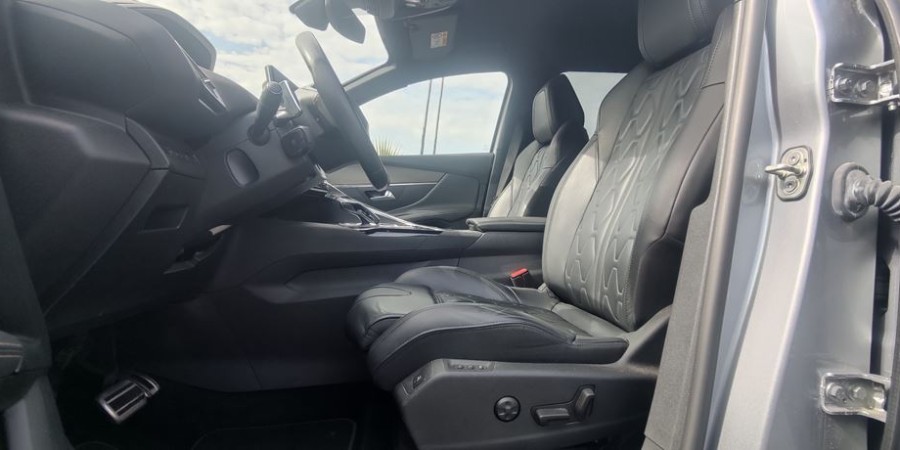 Peugeot 3008 II HYBRID4 300 E-EAT8 / GT PACK