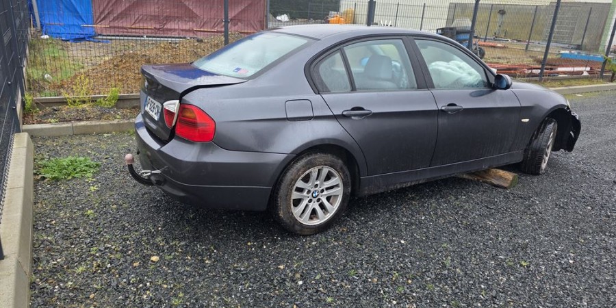 BMW Série 3 E90 318D 143 CV / CONFORT