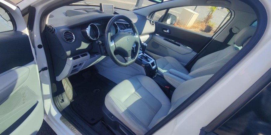 Peugeot 5008 7 PLACES ECRAN INTEGRE 2.0HDI 163 BVA6 / FELINE DISTRI NEUVE