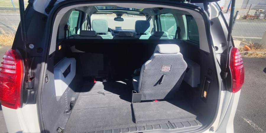 Peugeot 5008 7 PLACES ECRAN INTEGRE 2.0HDI 163 BVA6 / FELINE DISTRI NEUVE