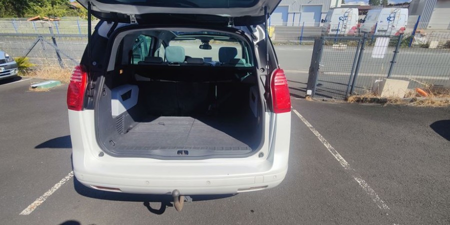 Peugeot 5008 7 PLACES ECRAN INTEGRE 2.0HDI 163 BVA6 / FELINE DISTRI NEUVE