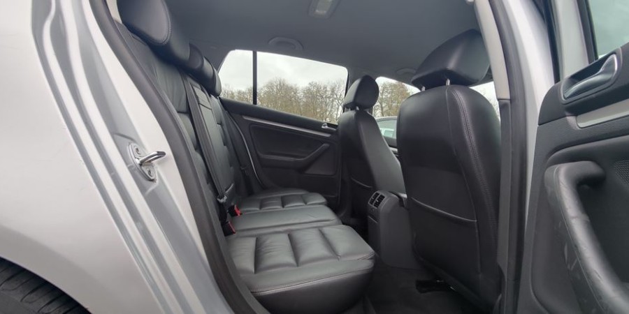 Volkswagen Golf V 1.6I 102 SPORTLINE