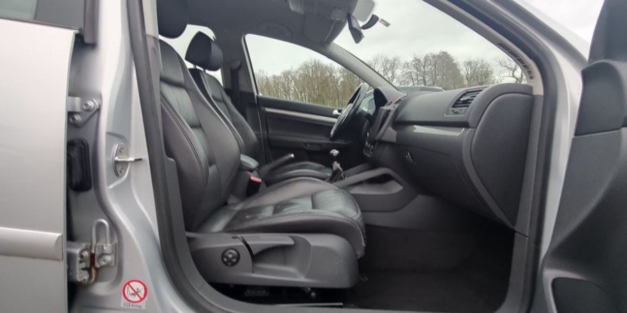 Volkswagen Golf V 1.6I 102 SPORTLINE
