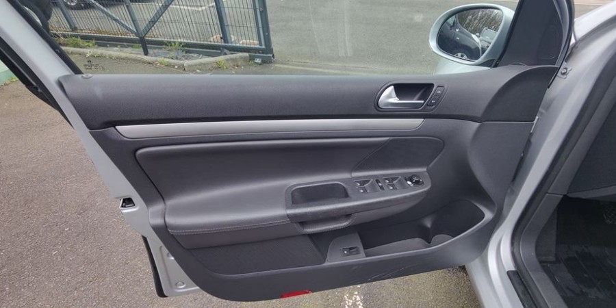 Volkswagen Golf V 1.6I 102 SPORTLINE