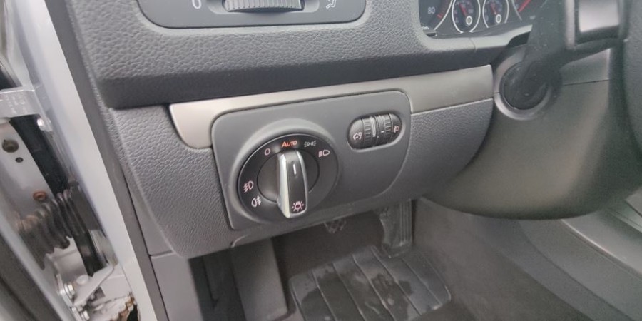 Volkswagen Golf V 1.6I 102 SPORTLINE