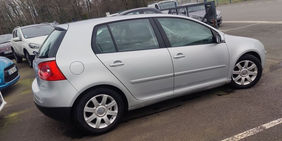 Volkswagen Golf V 1.6I 102 SPORTLINE