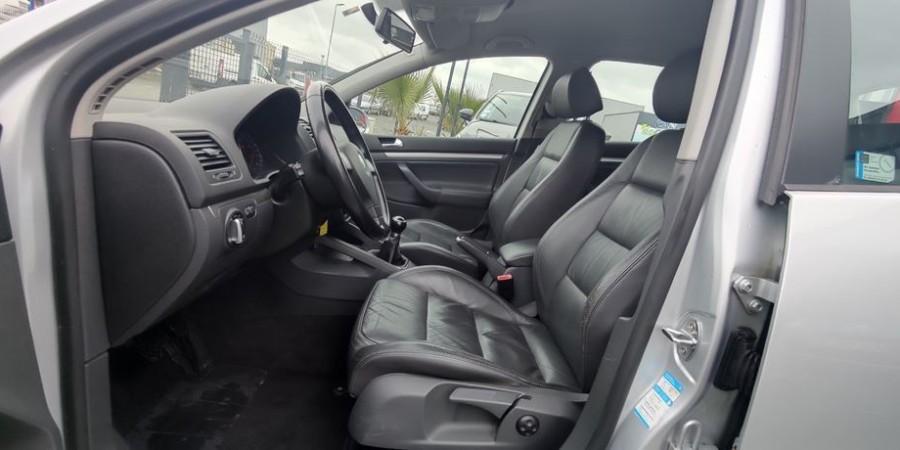 Volkswagen Golf V 1.6I 102 SPORTLINE