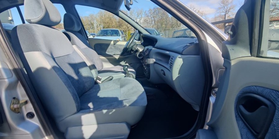 Renault Mégane 1.6 I 90 / ALIZE