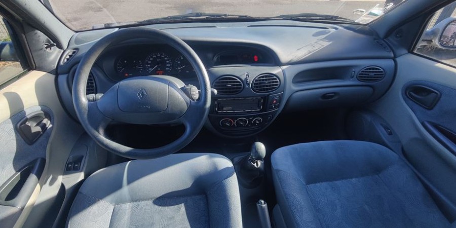 Renault Mégane 1.6 I 90 / ALIZE