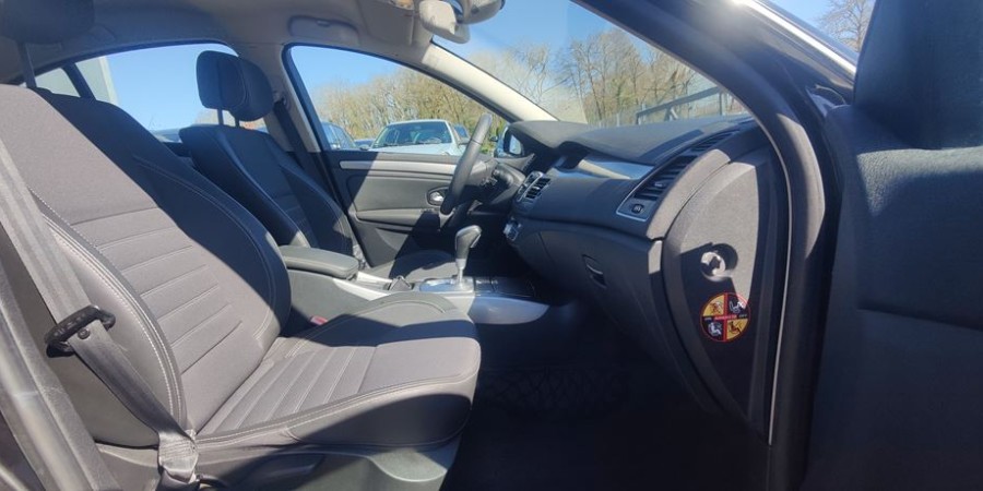 Renault Laguna III PHASE 2 0 DCI 175 CV / BVA GT 4 CONTROL
