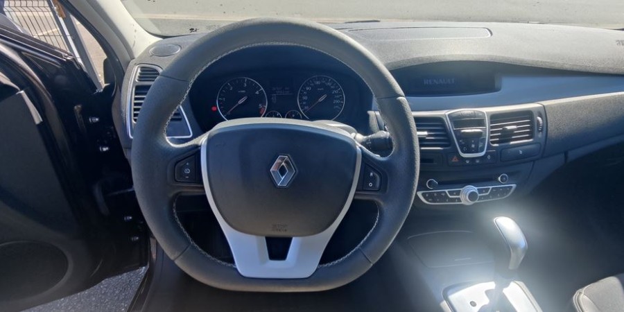 Renault Laguna III PHASE 2 0 DCI 175 CV / BVA GT 4 CONTROL
