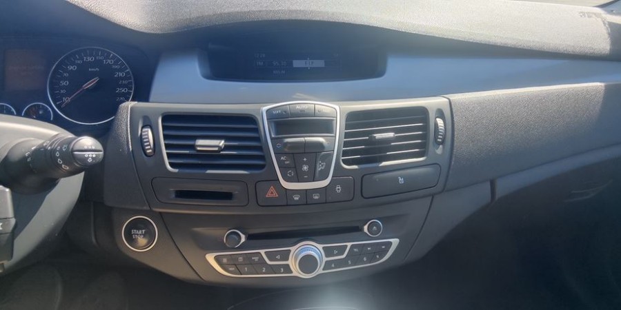 Renault Laguna III PHASE 2 0 DCI 175 CV / BVA GT 4 CONTROL
