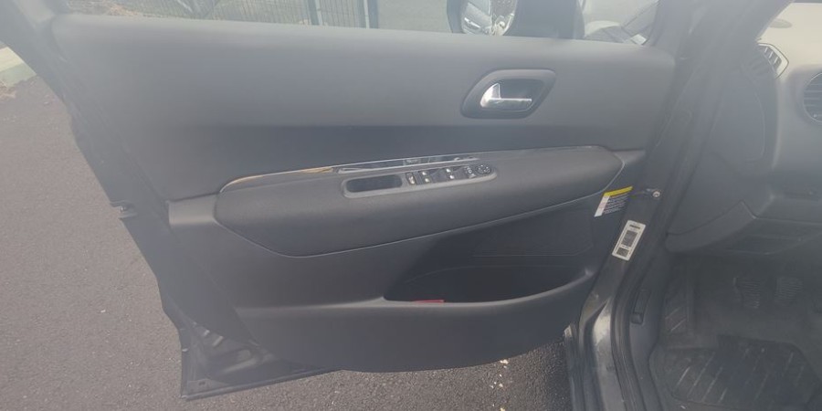 Peugeot 5008 1.6 HDI 112 CV / PREMIUM