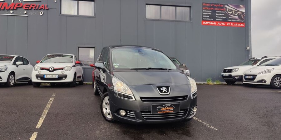 Peugeot 5008 1.6 HDI 112 CV / PREMIUM