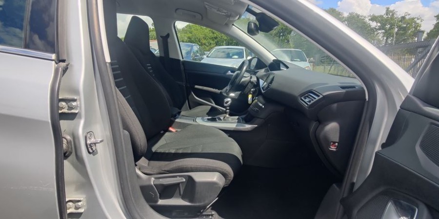 Peugeot 308 II 1.6 HDI 120 CV / ACTIVE