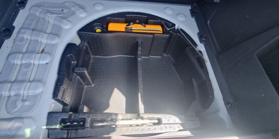 Peugeot 3008 1.6 HDI 112 CV BMP6 / ROLAND GARROS