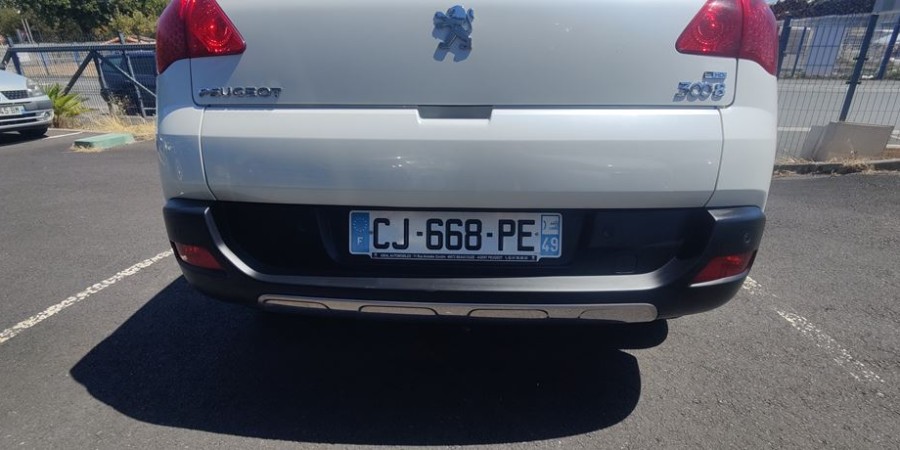 Peugeot 3008 1.6 HDI 112 CV BMP6 / ROLAND GARROS