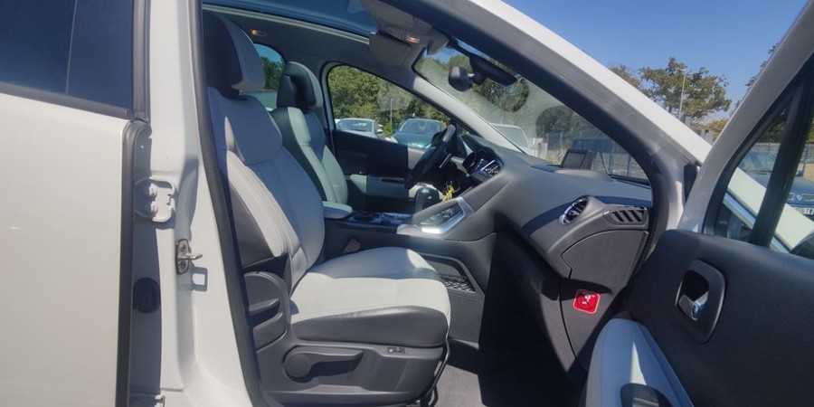 Peugeot 3008 1.6 HDI 112 CV BMP6 / ROLAND GARROS