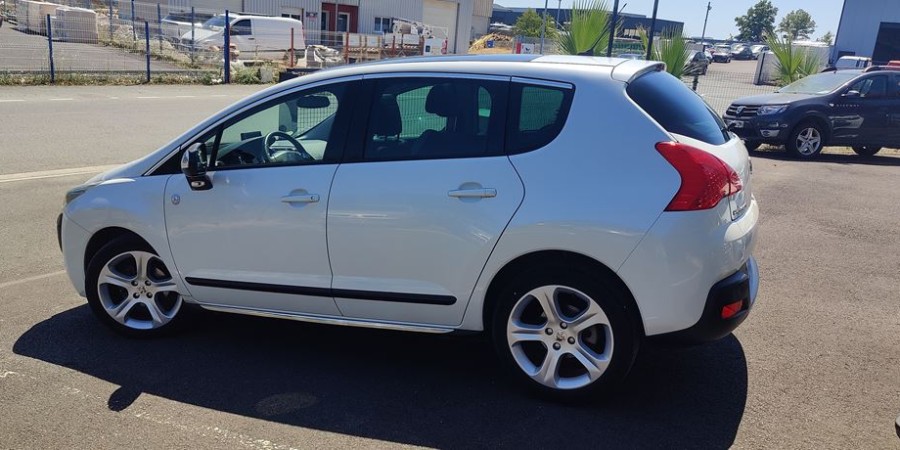 Peugeot 3008 1.6 HDI 112 CV BMP6 / ROLAND GARROS