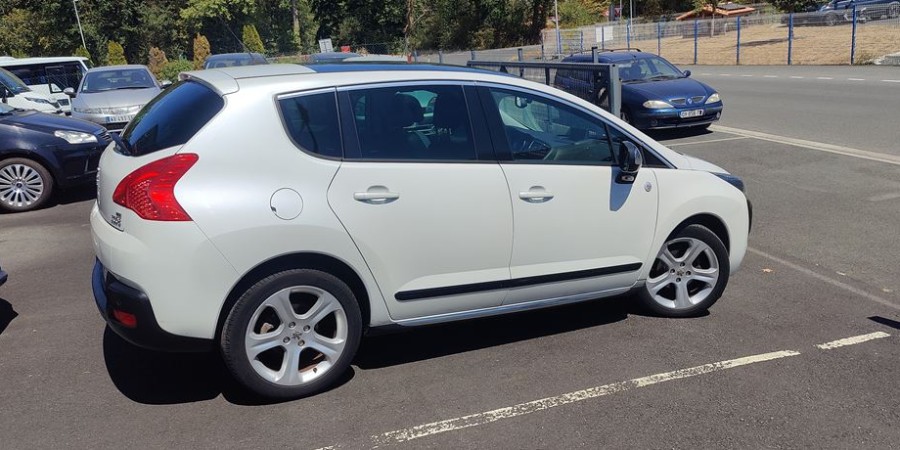 Peugeot 3008 1.6 HDI 112 CV BMP6 / ROLAND GARROS