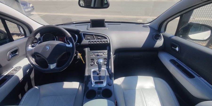 Peugeot 3008 1.6 HDI 112 CV BMP6 / ROLAND GARROS