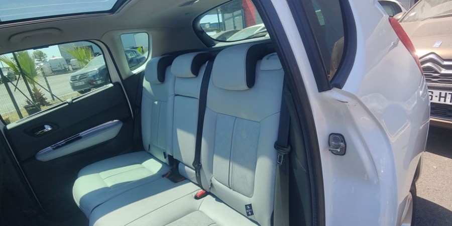 Peugeot 3008 1.6 HDI 112 CV BMP6 / ROLAND GARROS