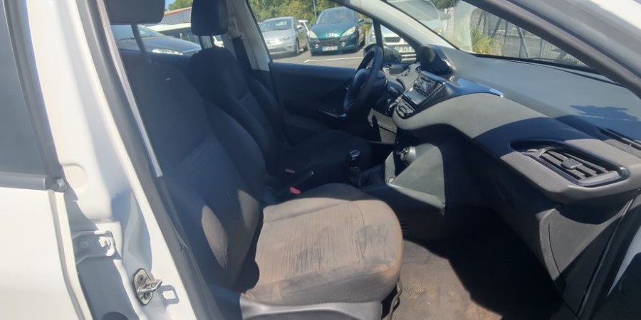 Peugeot 208 SANS GARANTIE DANS L'ETAT 1.0L VTI 68 CV