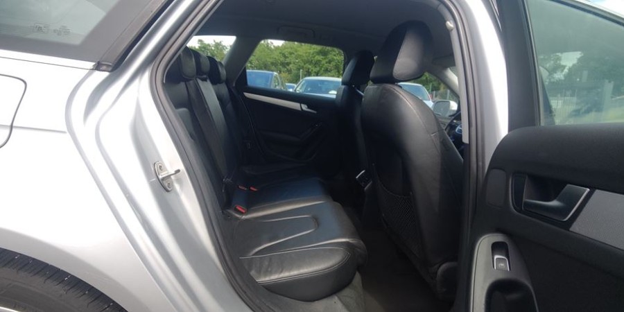 Audi A4 B8 MULTITRONIC Avant 2.0 TDI 143 CV / AMBITION LUXE