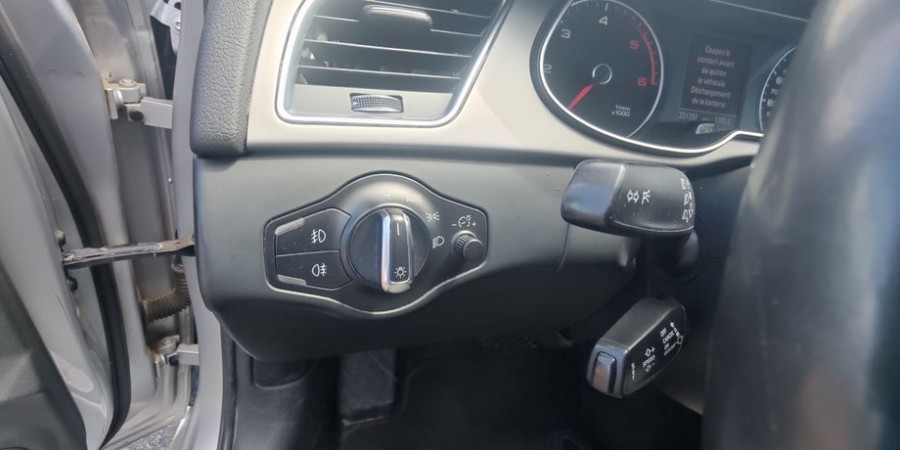 Audi A4 B8 MULTITRONIC Avant 2.0 TDI 143 CV / AMBITION LUXE