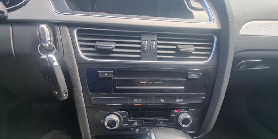 Audi A4 B8 MULTITRONIC Avant 2.0 TDI 143 CV / AMBITION LUXE