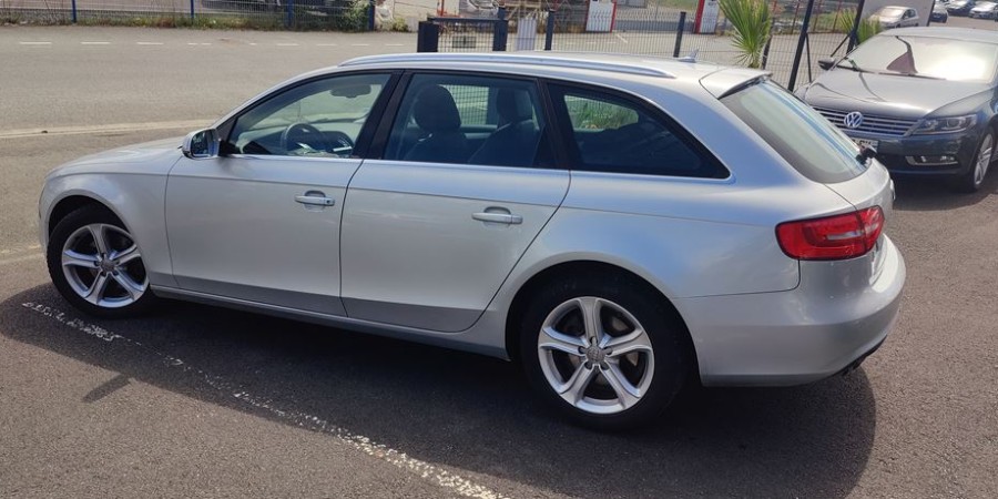 Audi A4 B8 MULTITRONIC Avant 2.0 TDI 143 CV / AMBITION LUXE