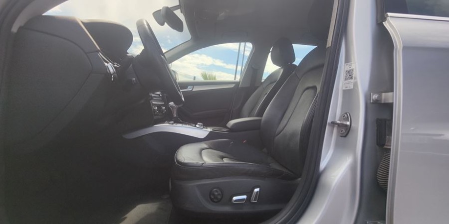 Audi A4 B8 MULTITRONIC Avant 2.0 TDI 143 CV / AMBITION LUXE