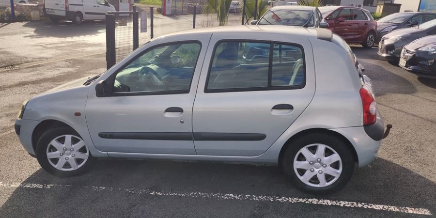 Renault Clio II PHASE 2 1.2 I 60 / CONFORT DISTRI NEUVE