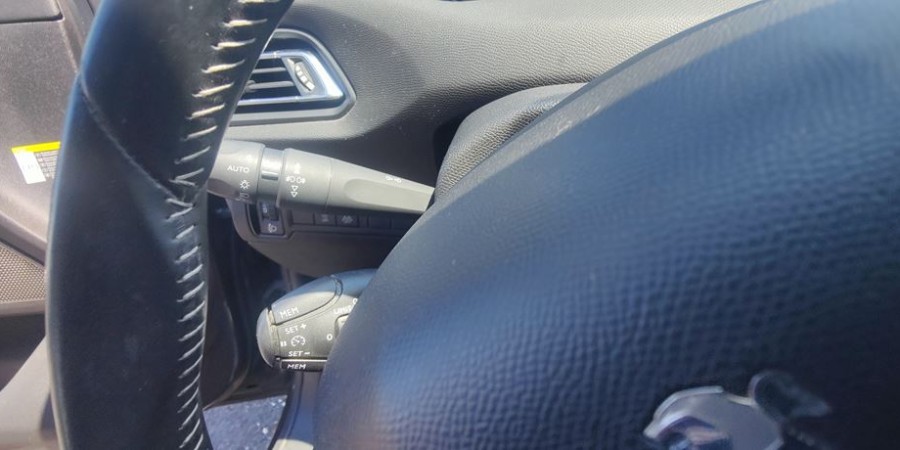 Peugeot 308 II PHASE 2 1.5 BLUE-HDI 130 CV / ALLURE