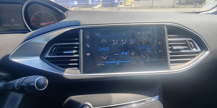 Peugeot 308 II PHASE 2 1.5 BLUE-HDI 130 CV / ALLURE