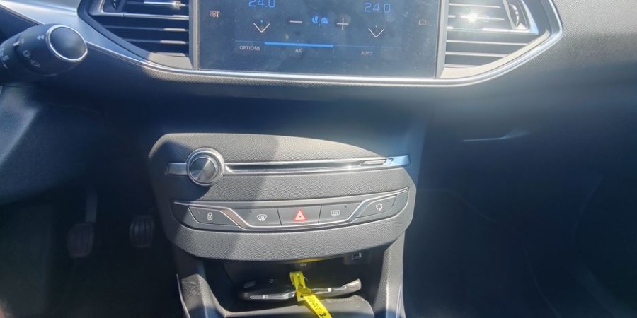 Peugeot 308 II PHASE 2 1.5 BLUE-HDI 130 CV / ALLURE
