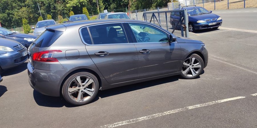 Peugeot 308 II PHASE 2 1.5 BLUE-HDI 130 CV / ALLURE