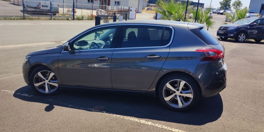 Peugeot 308 II PHASE 2 1.5 BLUE-HDI 130 CV / ALLURE